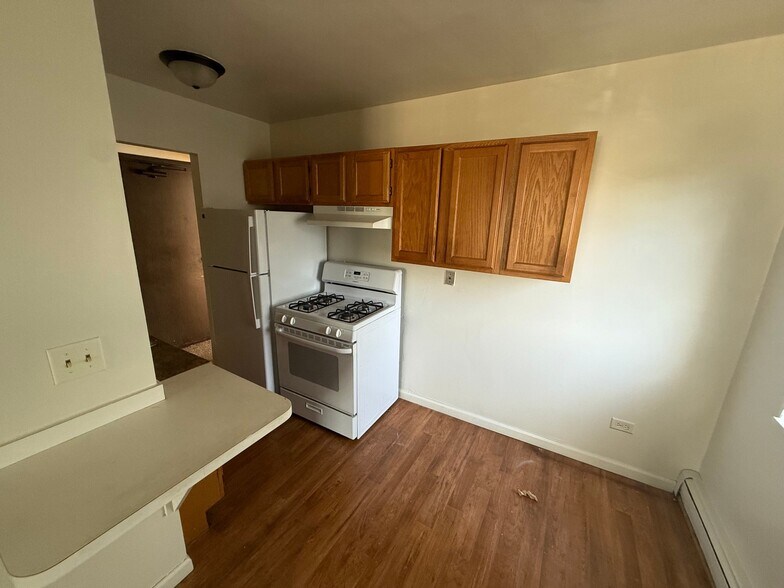Building Photo - 301 Hawthorne Cir