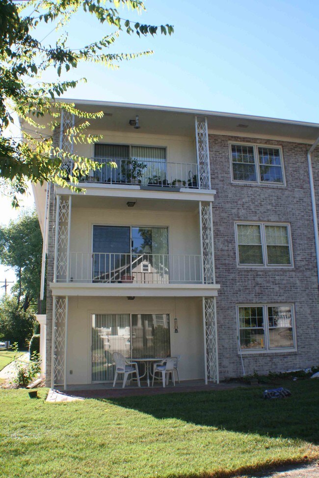 Phillips Place 303 N Mendenhall St Greensboro NC 27401 Apartment Finder
