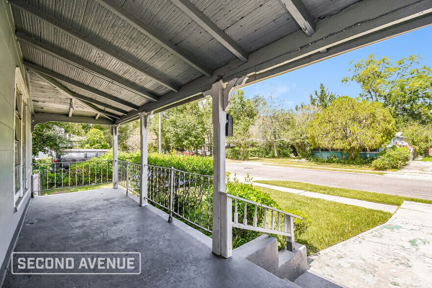 Building Photo - 1740 W 10th St