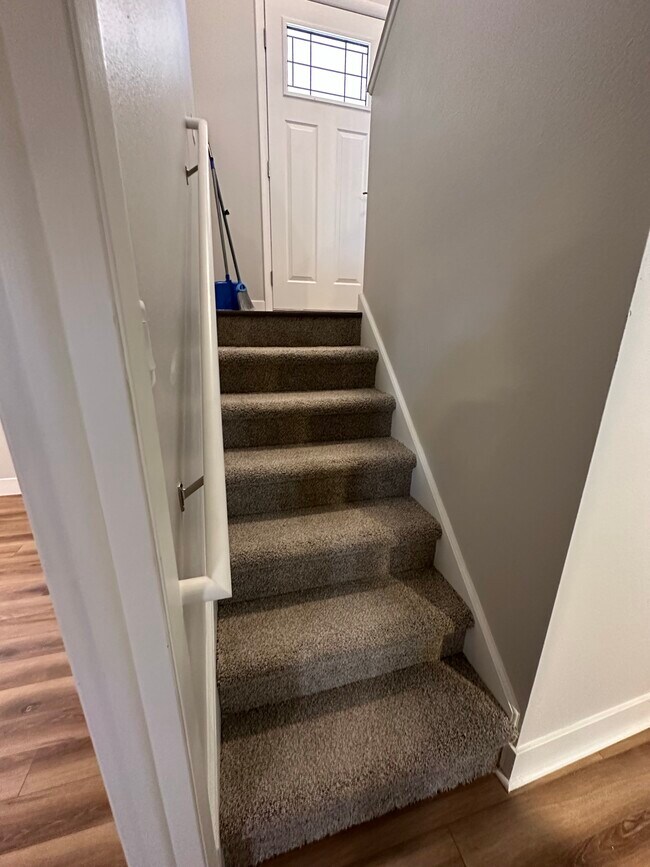 Building Photo - 6117 Kevin Ave