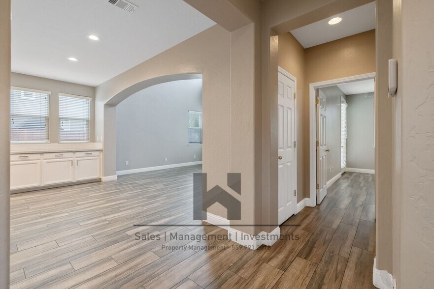 Building Photo - 3169 Brickfield Ave