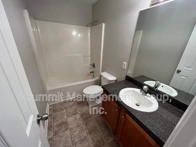 Building Photo - 158 Elder Dr SE