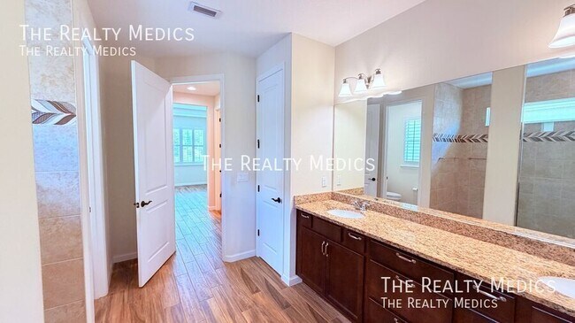 Building Photo - 1102 Victoria Hills Dr S