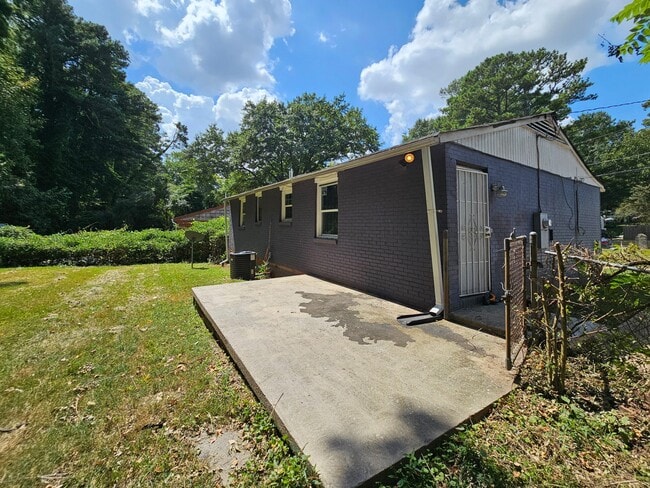 Building Photo - 382 Cologne Dr SE