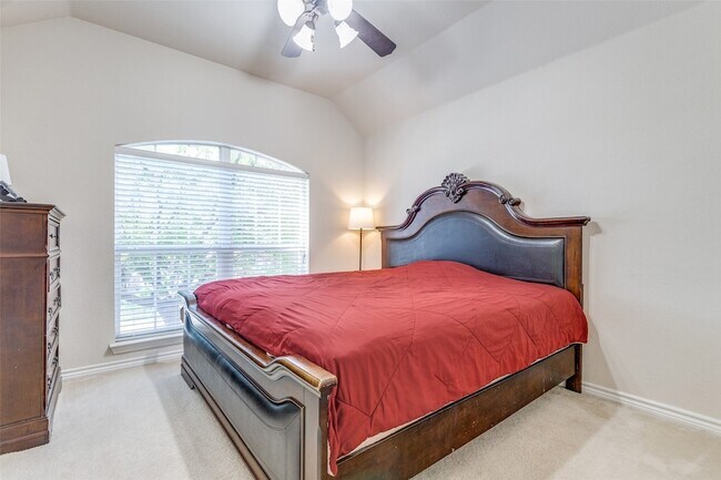 Building Photo - 9412 Fenway Dr