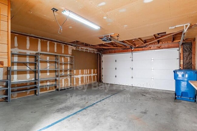 Building Photo - 3137 Seacrest Ave