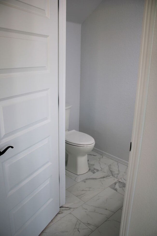 Building Photo - COX-NORTHRIDGE DR-1