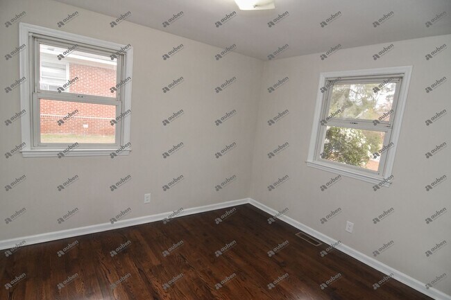 Building Photo - 3 Bedroom House For Lease!!!