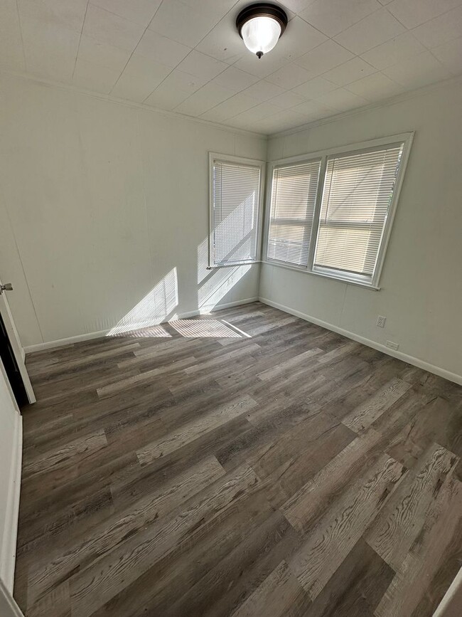 Building Photo - Perfect home right in Midtown