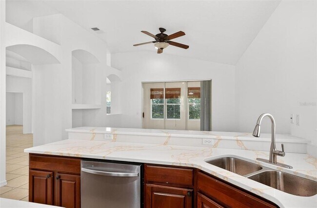 Building Photo - 7006 Pine Hollow Dr