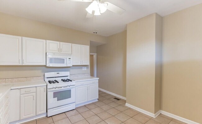 Building Photo - 3014 Clifton Park Terrace