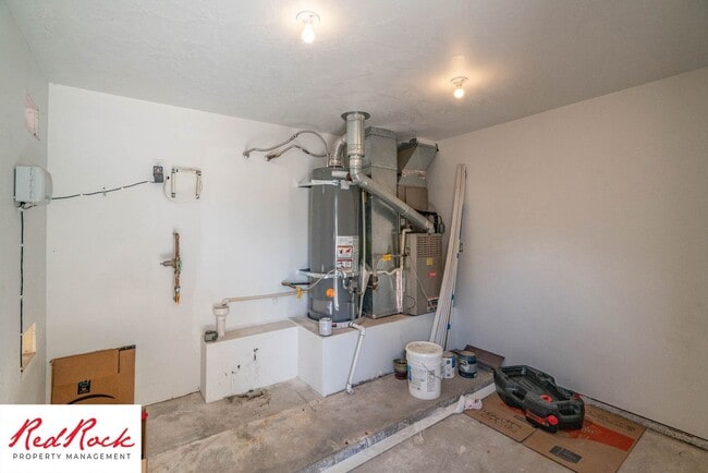 Building Photo - 2 Bedroom and 2 Bathroom Home near Quail C...