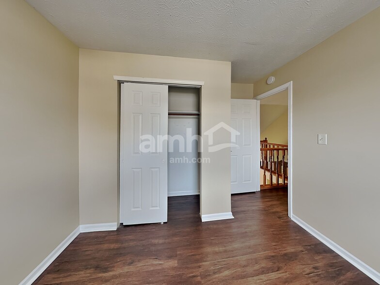 Building Photo - 9984 Waterside Dr