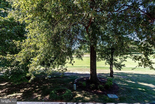 Building Photo - 2186 Golf Course Dr