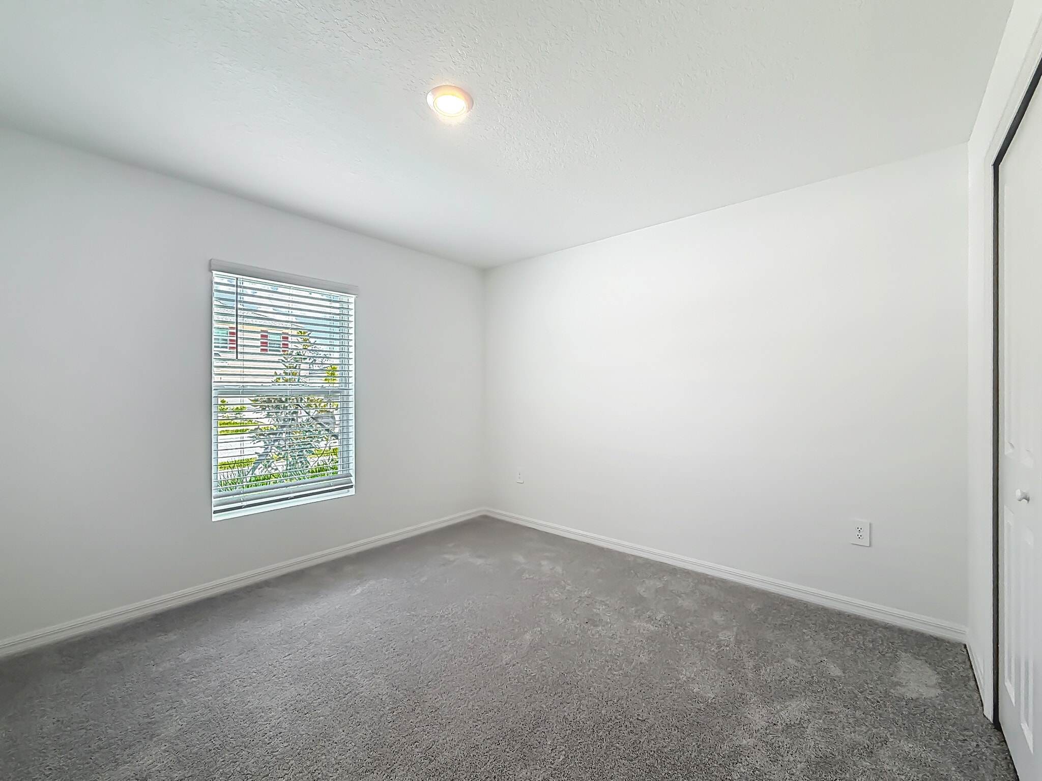 Building Photo - 1352 NW 48th Ter