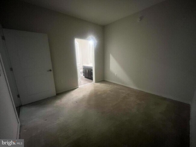 Building Photo - 401 Race St