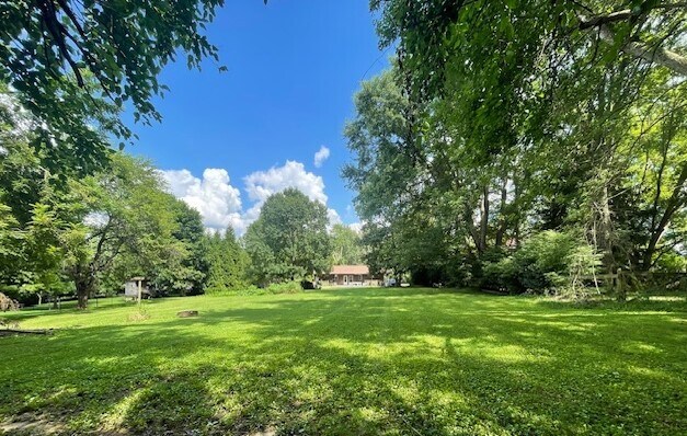 Large Backyard - 4225 N Kinser Pike