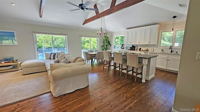 Building Photo - 11 John St