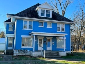 Building Photo - 111 W Ash St