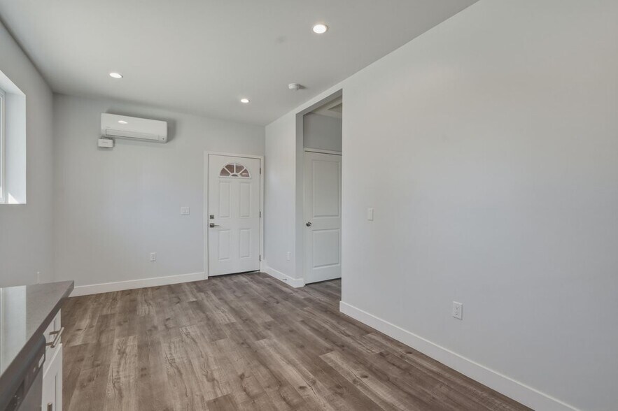 Building Photo - 19833 Blythe