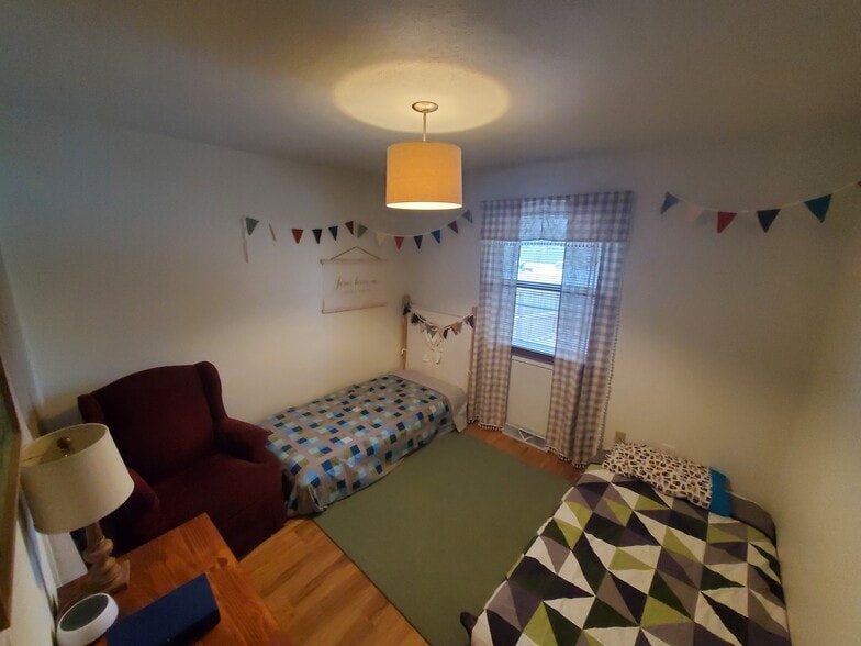 Bedroom 2 (9’7” x 10’10”) - 822 Banker Rd