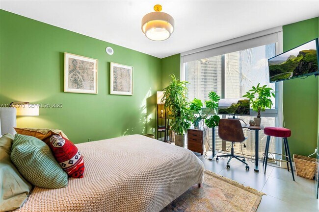 Building Photo - 465 Brickell Ave