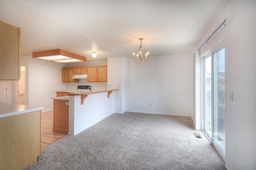 Building Photo - 2024 Hibbard Ln