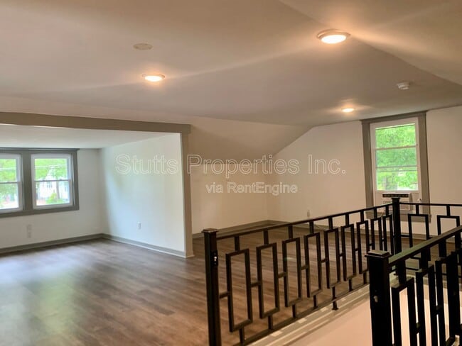 Building Photo - 617 Howell St