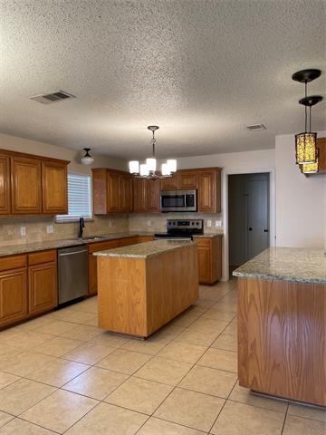 Building Photo - 817 Parkhill Dr