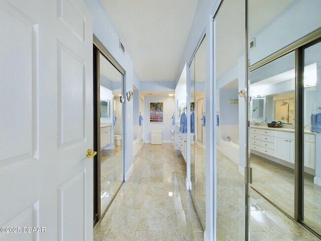 Building Photo - 4670 Links Village Dr