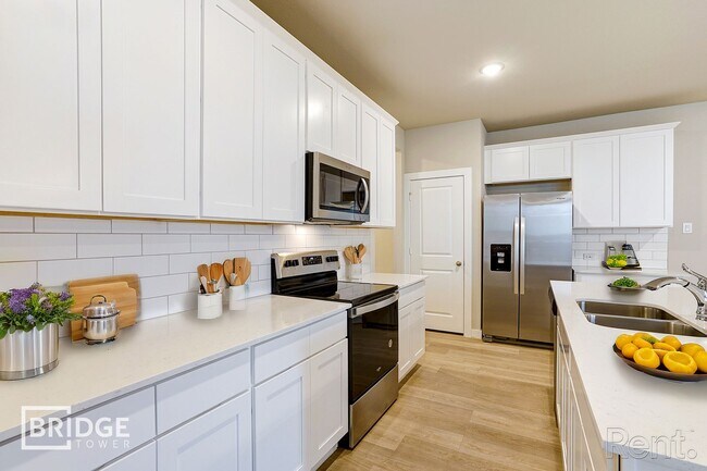 Building Photo - AMITY PLAN