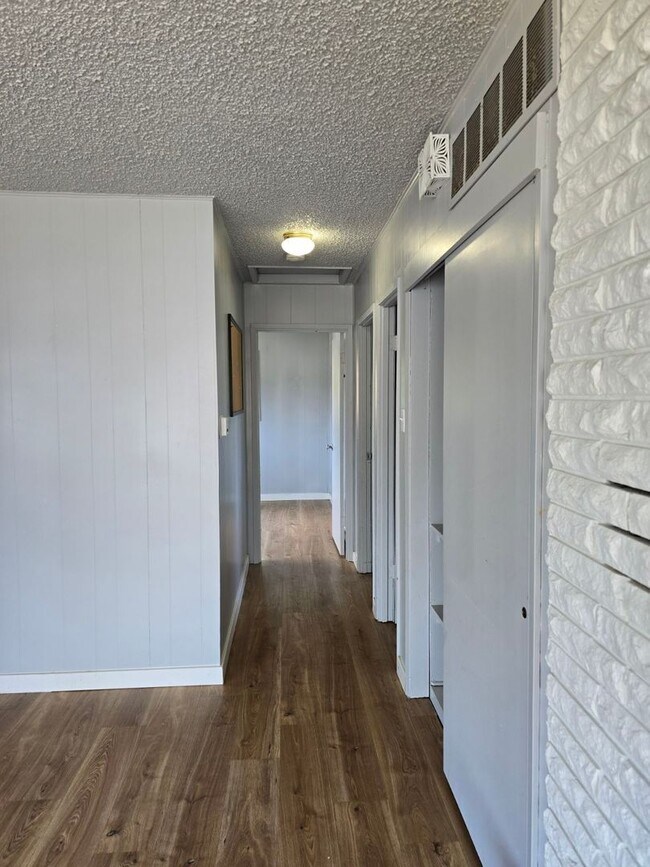 Building Photo - 2814 Callahan Dr