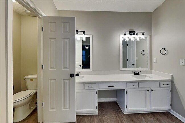 Building Photo - 215 Boca Ciega Ct