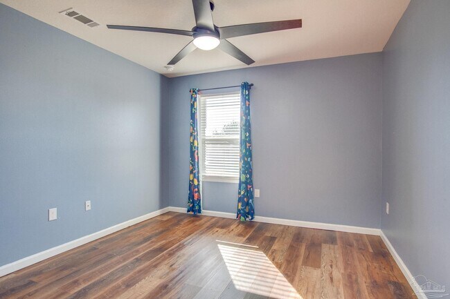 Building Photo - 4668 Red Oak Dr