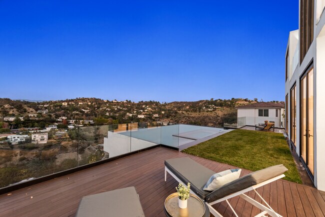 Building Photo - 7567 Hermes Dr