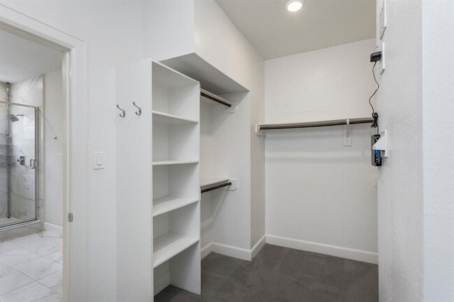Building Photo - 348 Eado Park Cir