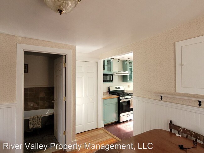 Building Photo - 2 br, 2 bath House - 22 Day St