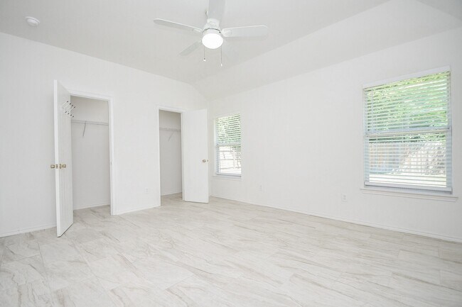 Building Photo - 6306 Spruce Manor Ln