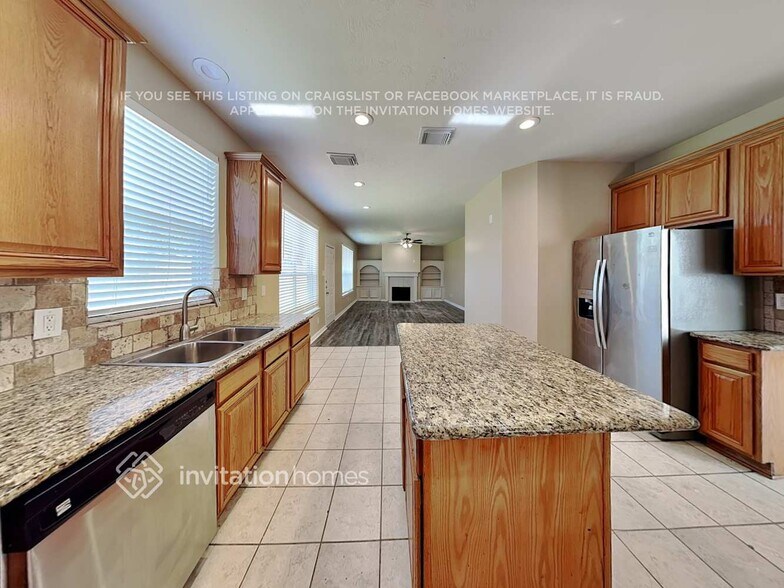 Building Photo - 23534 Tayman Park Dr