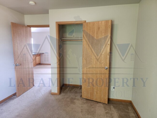 Building Photo - 3 Bed 2 Bath Condo