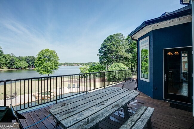 Building Photo - 50 Harbor View