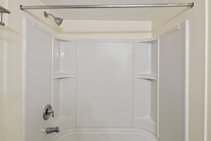 Bathroom - 2870 Pharr Court South NW