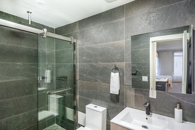 Building Photo - 1597 York Ave