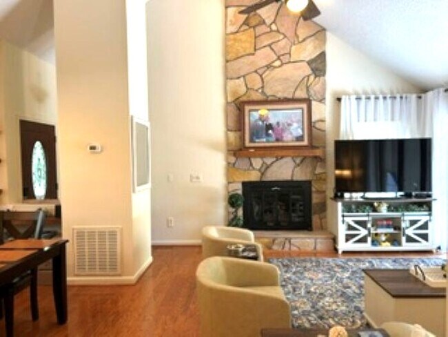 Building Photo - 606 Safe Harbor Cir