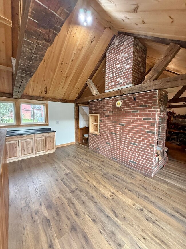 Building Photo - 383 Sanborn Rd