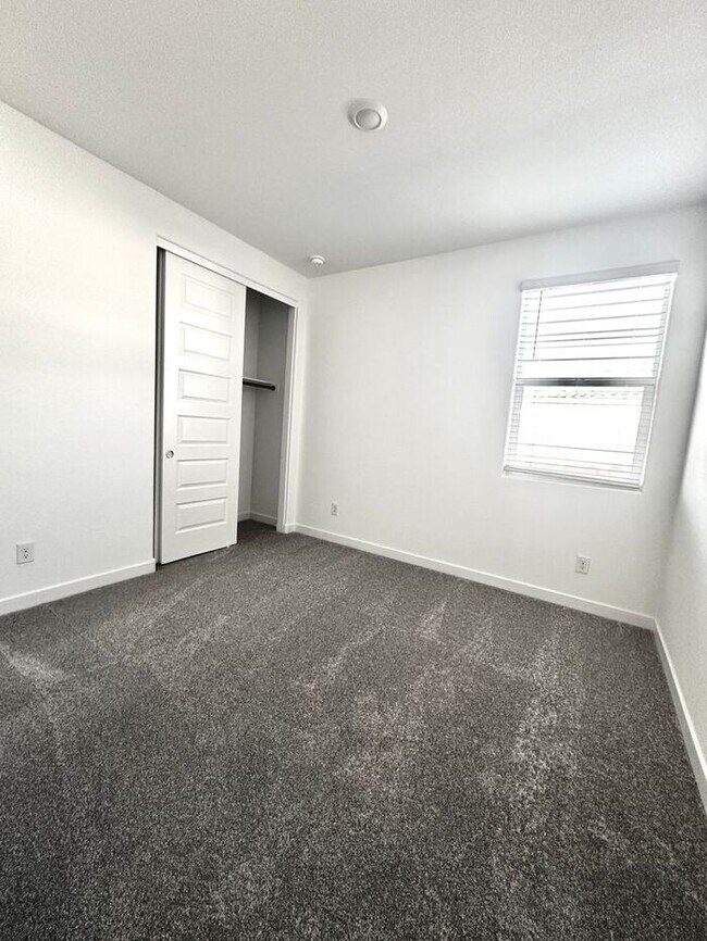 Building Photo - Be the $500 Off Move-In Special! First to Live Here! 5BR/3Bath Rental in Asante at Artisan!