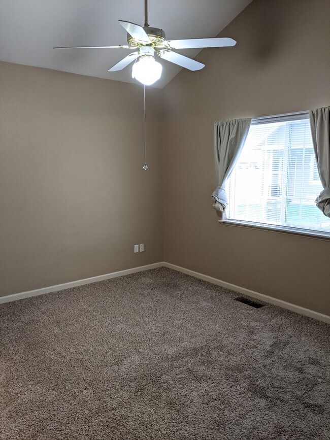 Building Photo - Beautiful 3-Bedroom, 2-Bath Duplex On A Corner Lot!