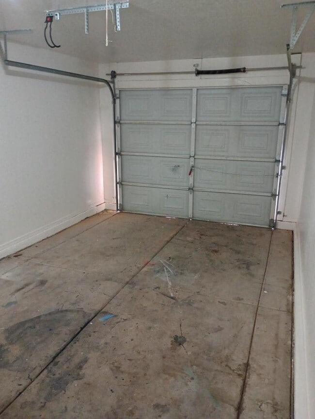 Building Photo - S Moon Valley Rd