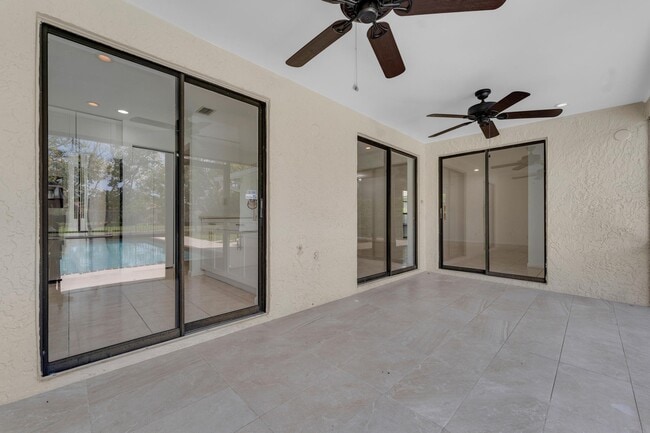 Building Photo - 10084 Camelback Ln