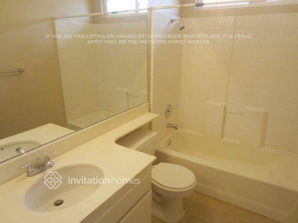 Building Photo - 44743 Johnston Dr